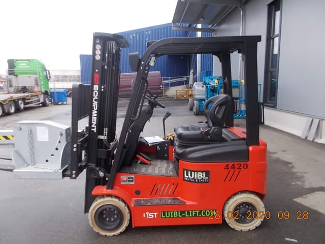 Bild 2 einer Mietmaschine vom Typ 2 Tonnen Elektro Vierrad | EP CPD20L1-Li 4700 mm