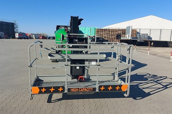 Bild 2 einer Mietmaschine vom Typ TB-217X | Manitou 220 TJ Plus