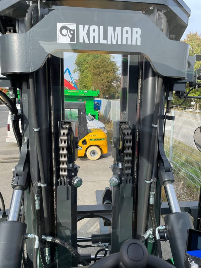 Bild 4 einer Mietmaschine vom Typ 18 Tonnen Diesel | Kalmar DCG 180-6T 4500 mm