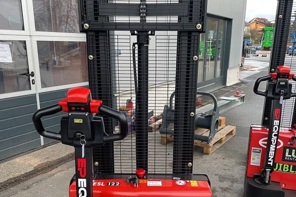 Bild 3 einer Mietmaschine vom Typ 1,2 Tonnen HH | EP ESL 122 2700 mm