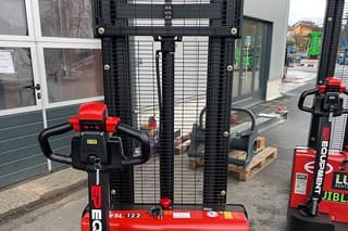 Vorschaubild 3 einer Mietmaschine vom Typ 1,2 Tonnen HH | EP ESL 122 2700 mm