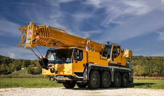 Bild 2 einer Mietmaschine vom Typ Mobilkran 70 Tonnen | Liebherr LTM 1070 4.2