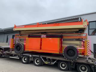 Vorschaubild 3 einer Mietmaschine vom Typ SBD-337 | Holland Lift HL 340D30 4WDS/N