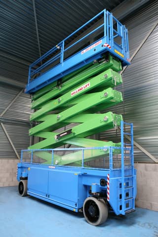 Picture of a rental machine of the type SBE-282 | Holland Lift HL285_E13_4WDS