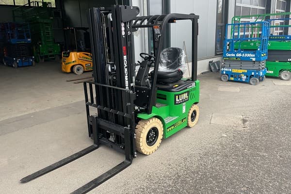 Bild 1 einer Mietmaschine vom Typ 1,8 Tonnen Elektro Vierrad | EP EFL181 4800 mm