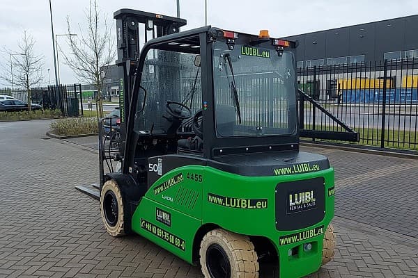 Bild 1 einer Mietmaschine vom Typ 5 Tonnen Elektro | EP CPD50F8 Li 6000 mm