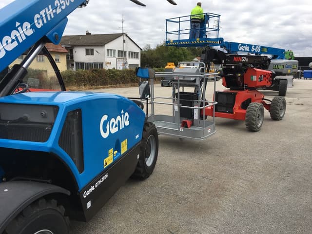 Bild 3 einer Mietmaschine vom Typ TSS-2506 | Genie GTH 2506