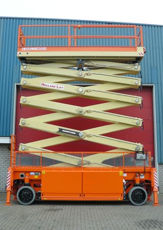 Picture of a rental machine of the type SBE-330 | Holland Lift HL330_E14_4WDS