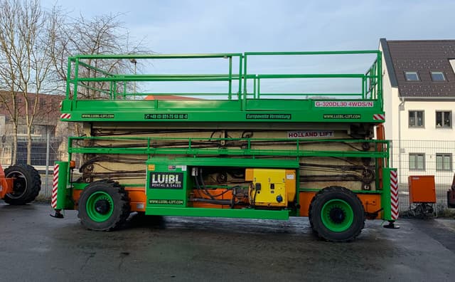 Bild 1 einer Mietmaschine vom Typ SBD-337 | Holland Lift Megastar G320