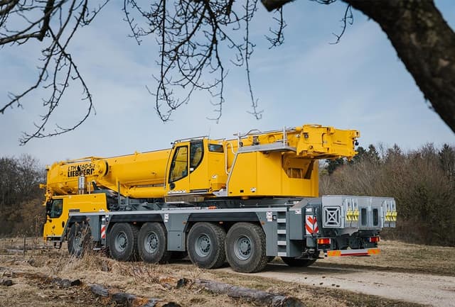 Bild 2 einer Mietmaschine vom Typ Mobilkran 160 Tonnen | Liebherr LTM 1160 5.2