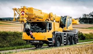 Picture of a rental machine of the type Mobilkran 60 Tonnen | Liebherr LTM 1060 3.1