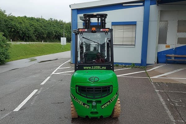 Bild 2 einer Mietmaschine vom Typ 3,5 Tonnen Elektro | EP EFL352 6000 mm