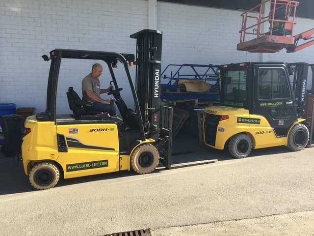 Bild 2 einer Mietmaschine vom Typ 3 Tonnen Diesel | Hyundai 30D-9 4700 mm