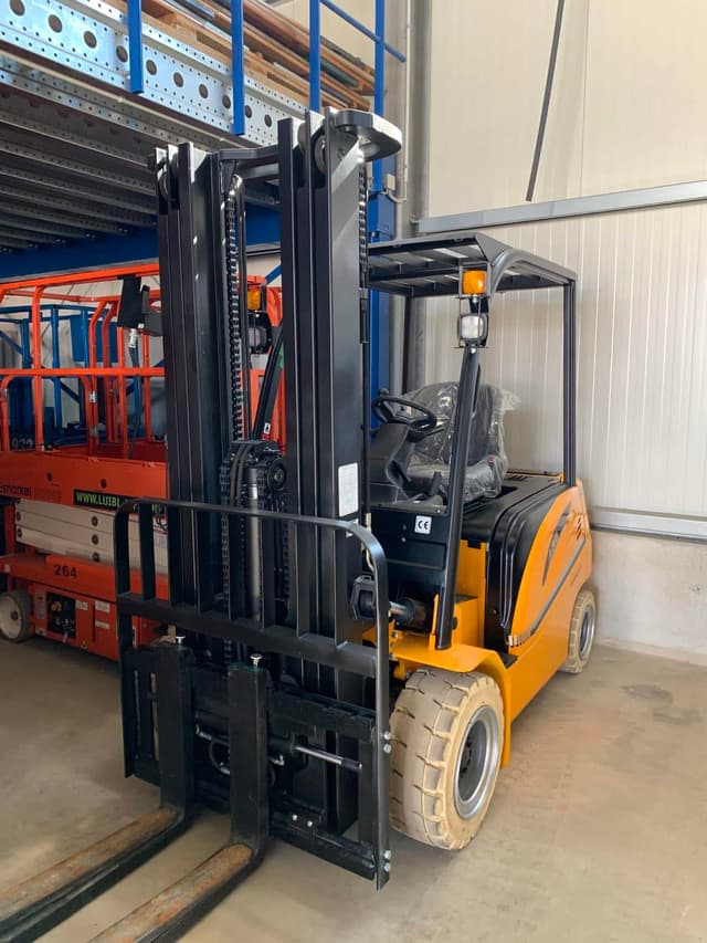 Bild 4 einer Mietmaschine vom Typ 3,5 Tonnen Elektro | Maximal Forklift FBA35-JZ 4500 mm