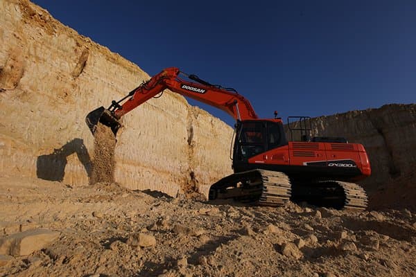Bild 2 einer Mietmaschine vom Typ 30 Tonnen Kettenbagger | Doosan DX-300LC-5