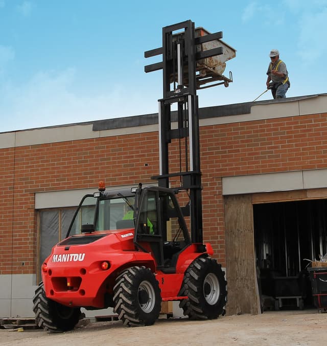 Bild 2 einer Mietmaschine vom Typ 5 Tonnen Geländestapler | Manitou M50-4