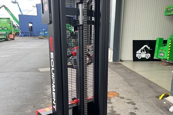 Bild 2 einer Mietmaschine vom Typ 1,2 Tonnen HH | EP ESL 122 2700 mm