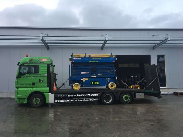Bild 0 einer Mietmaschine vom Typ SBE-185 | Holland Lift N-165EL