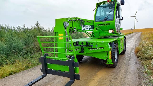 Bild 2 einer Mietmaschine vom Typ TSR-5021 | Merlo Roto 50.21S