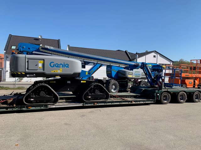 Bild 1 einer Mietmaschine vom Typ TB-218XC | Genie S-65XC Trax
