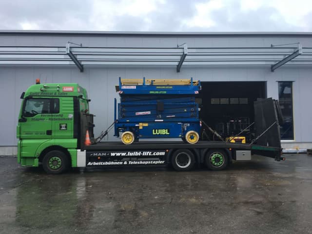 Bild 1 einer Mietmaschine vom Typ SBE-185 | Holland Lift N-165EL