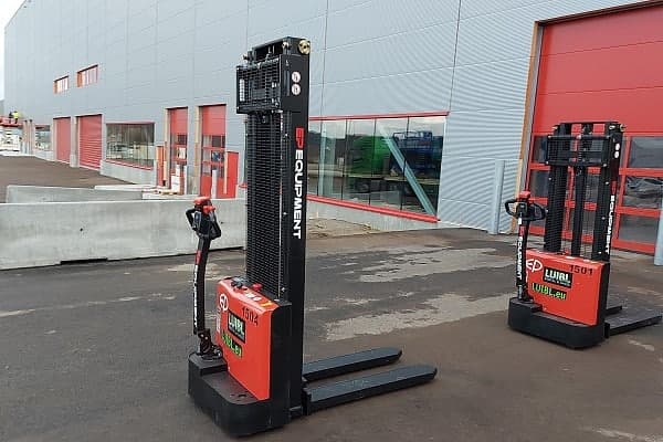Bild 3 einer Mietmaschine vom Typ 1,2 Tonnen HH | EP ESL 122 3300 mm