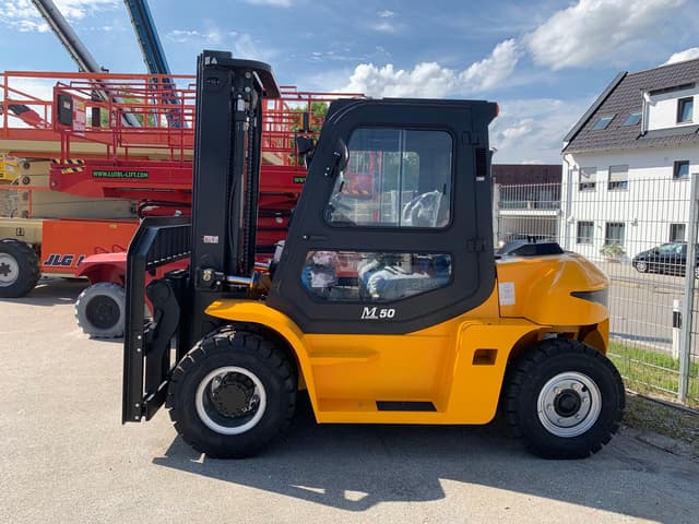 Bild 1 einer Mietmaschine vom Typ 5 Tonnen Diesel | Maximal Forklift FD50T 4800 mm