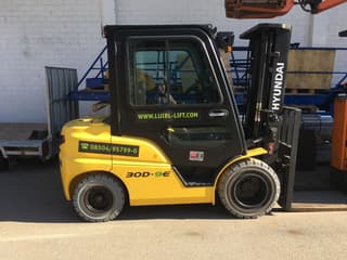Bild einer Mietmaschine vom Typ 3 Tonnen Diesel | Hyundai 30D-9 4700 mm