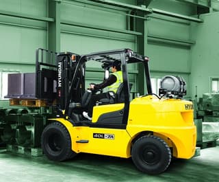 Picture of a rental machine of the type 4 Tonnen Gas | Hyundai 40L-7A 6030 mm
