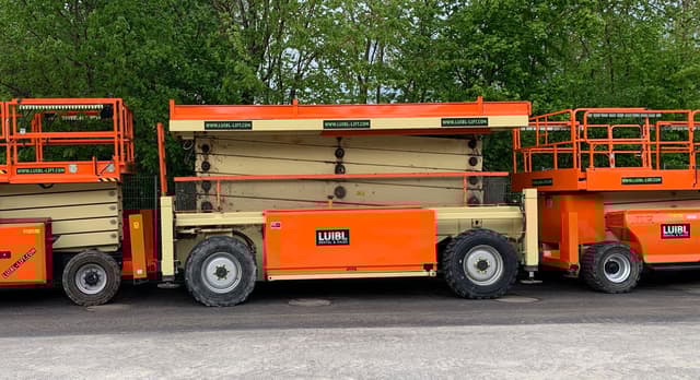 Bild 0 einer Mietmaschine vom Typ SBD-230 | JLG Liftlux 210-25