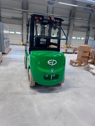 Vorschaubild 1 einer Mietmaschine vom Typ 3,8 Tonnen Elektro Gabelstapler | EP EFL382X5 4800 mm