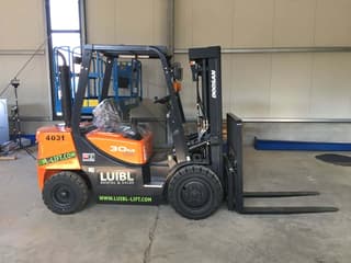 Bild einer Mietmaschine vom Typ 3 Tonnen Diesel | Doosan D30G-Plus 5000 mm