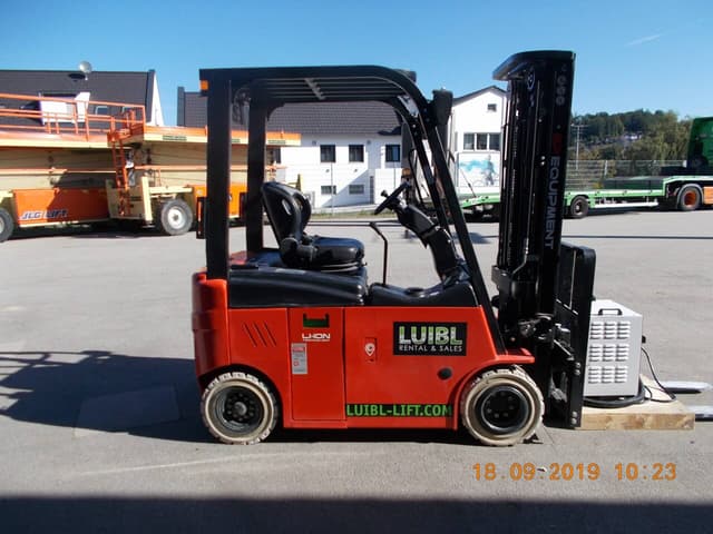 Bild 3 einer Mietmaschine vom Typ 2 Tonnen Elektro Vierrad | EP CPD20L1-Li 4700 mm